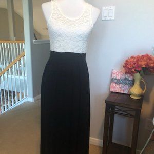 Head to Footsies Black with White Lace Maxi - L